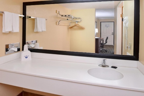 Americas Best Value Inn - Azusa/Pasadena image 25