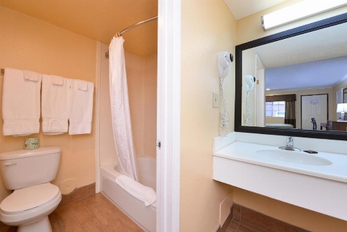 Americas Best Value Inn - Azusa/Pasadena image 28