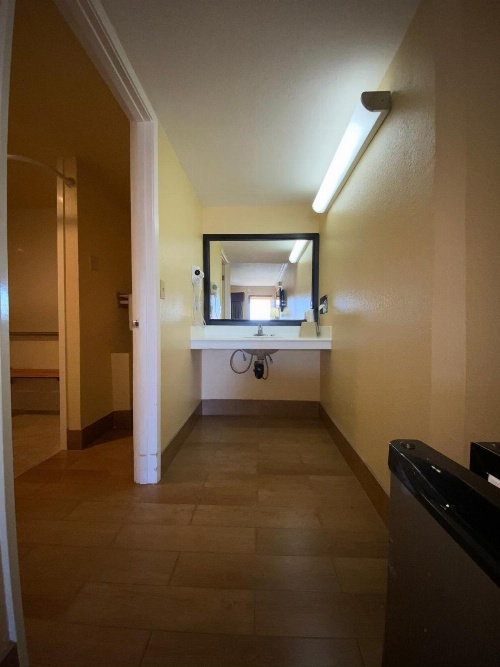 Americas Best Value Inn - Azusa/Pasadena image 3